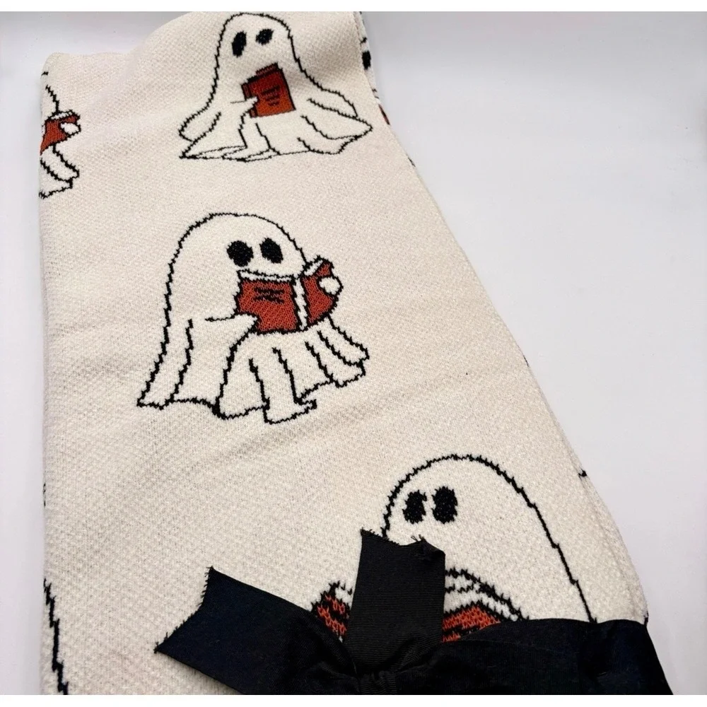 Goblin & Ghoul Reading Ghosts Halloween Throw Blanket and Pillow Set Cream